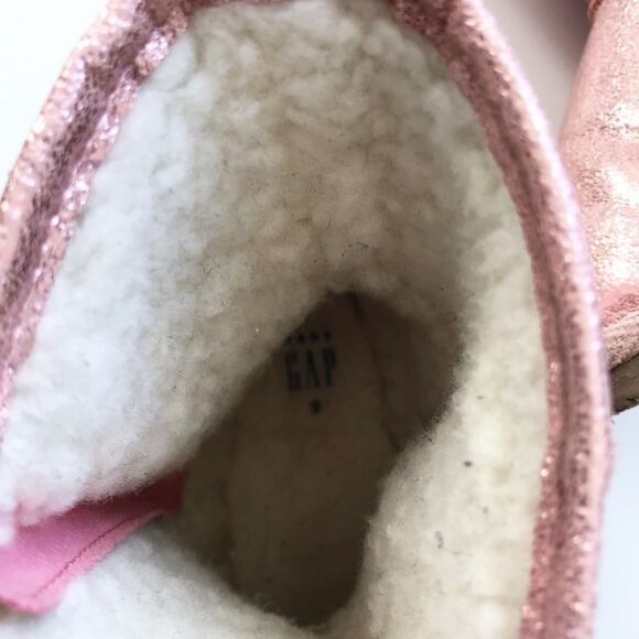 Babygap shinny faux Sherpa lined boots VGUC size 9 - Picture 5 of 6